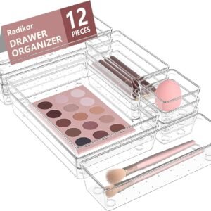Radikor Organizer per cassetti da 12 pezzi, organizer per cassetti in plastica trasparente in 4 dimensioni, divisori per cassetti impilabili per bagno, cucina, trucco