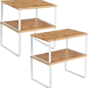 SONGMICS Organizer da Cucina, Set di 4 Ripiani da Banco, Scaffale per Armadietto, Impilabile, Espandibile, Metallo e MDF, Bianco Nuvola e Beige Naturale KCS010N01